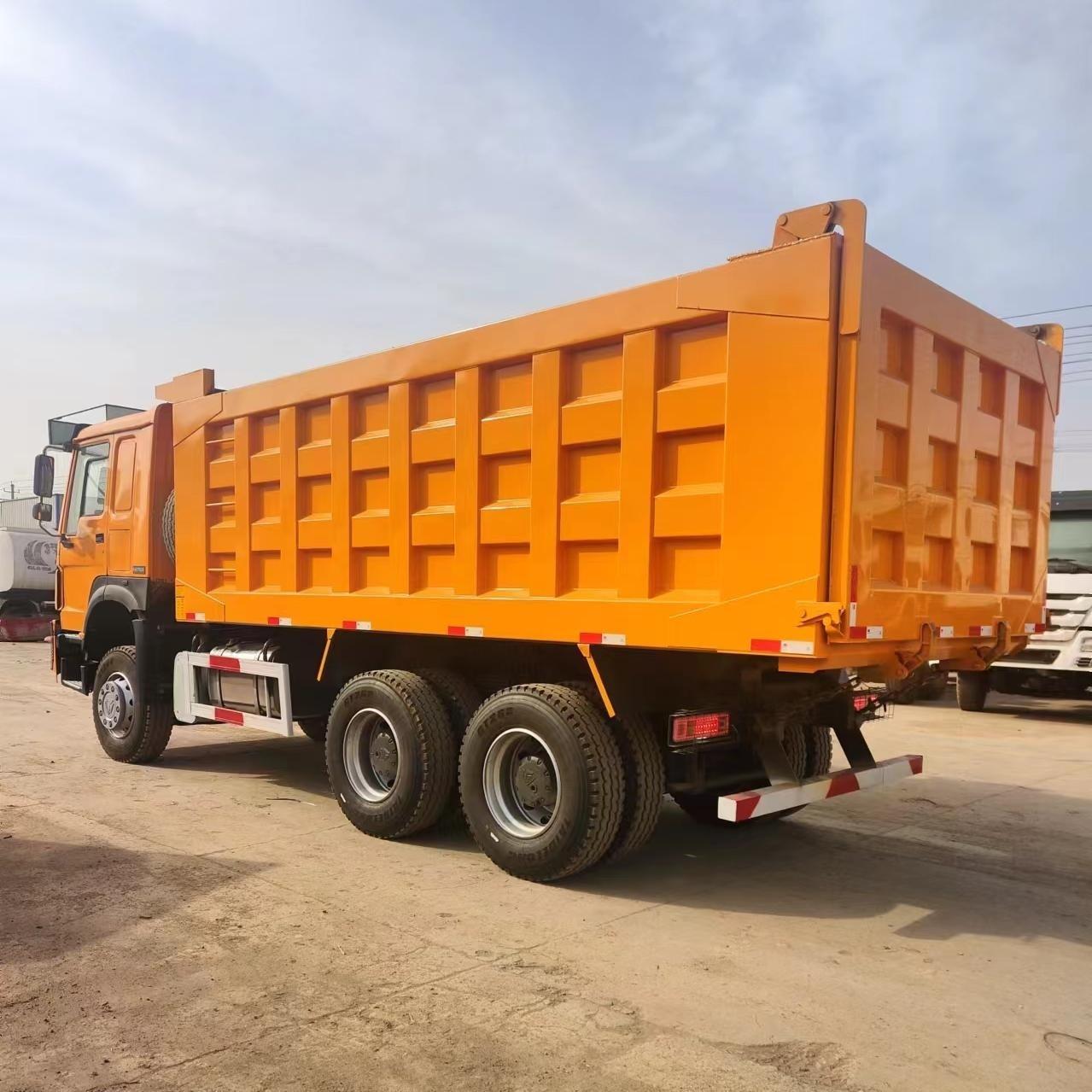 Howo a utilis&eacute; des camions &agrave; benne basculante bon march&eacute; 6 &times; 4 
