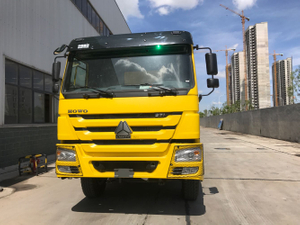 Camions &agrave; benne basculante Howo 6 &times; 4 &agrave; vendre
