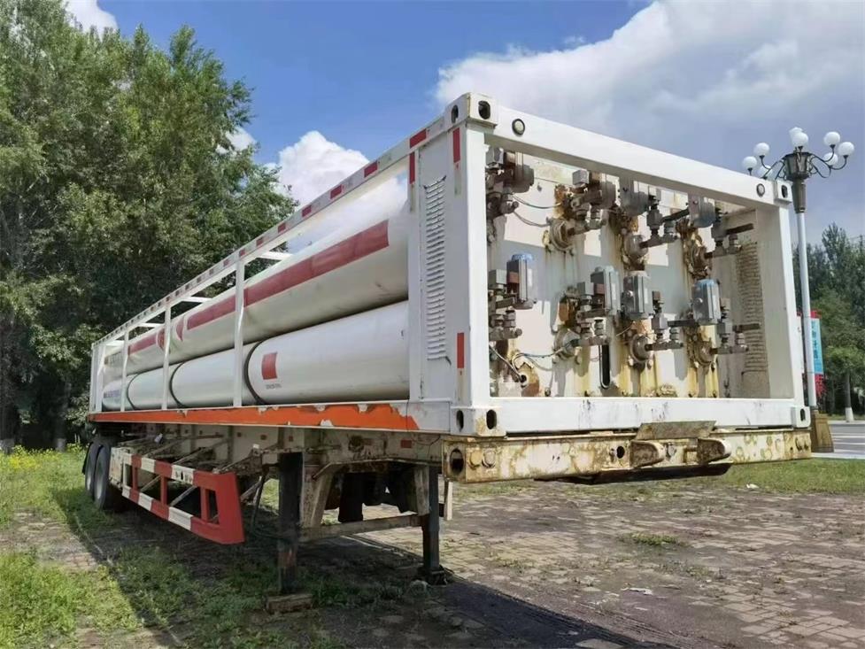 Remolque cisterna de gas para cami&oacute;n de GNC de 3 ejes y 6 tubos para transporte de gas natural