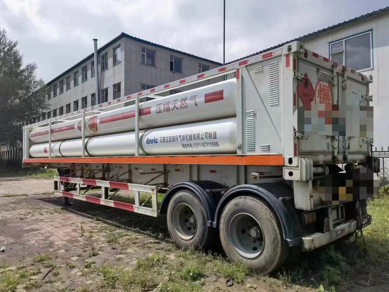 Remolque cisterna de gas para cami&oacute;n de GNC de 3 ejes y 6 tubos para transporte de gas natural