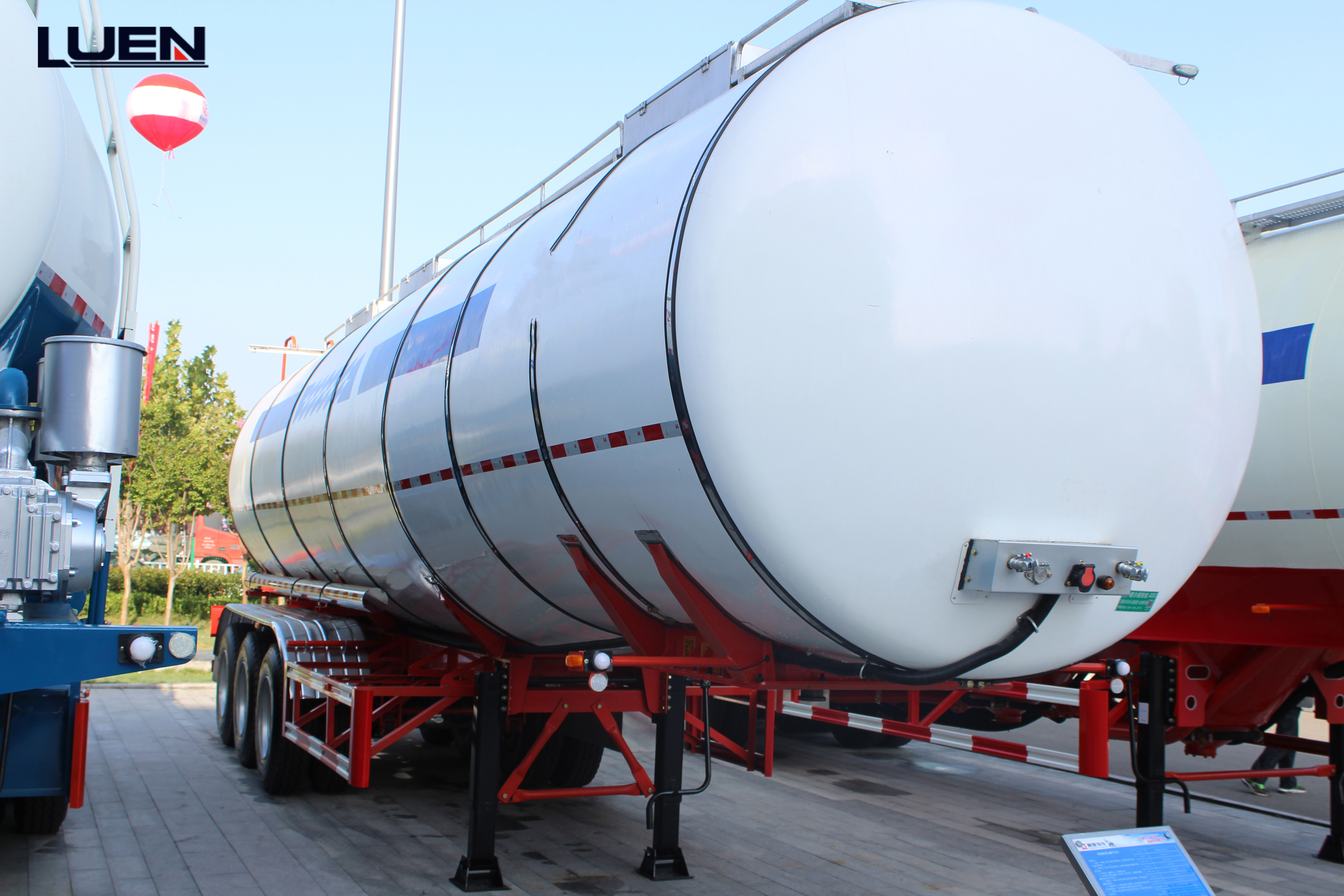 Remorque de r&eacute;servoir de carburant diesel en acier au carbone de 60 tonnes